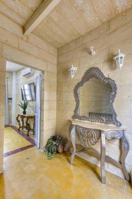 Lovely 1Br Home Traditional Apt In Bormla By 360 Estates Cospicua Exterior photo